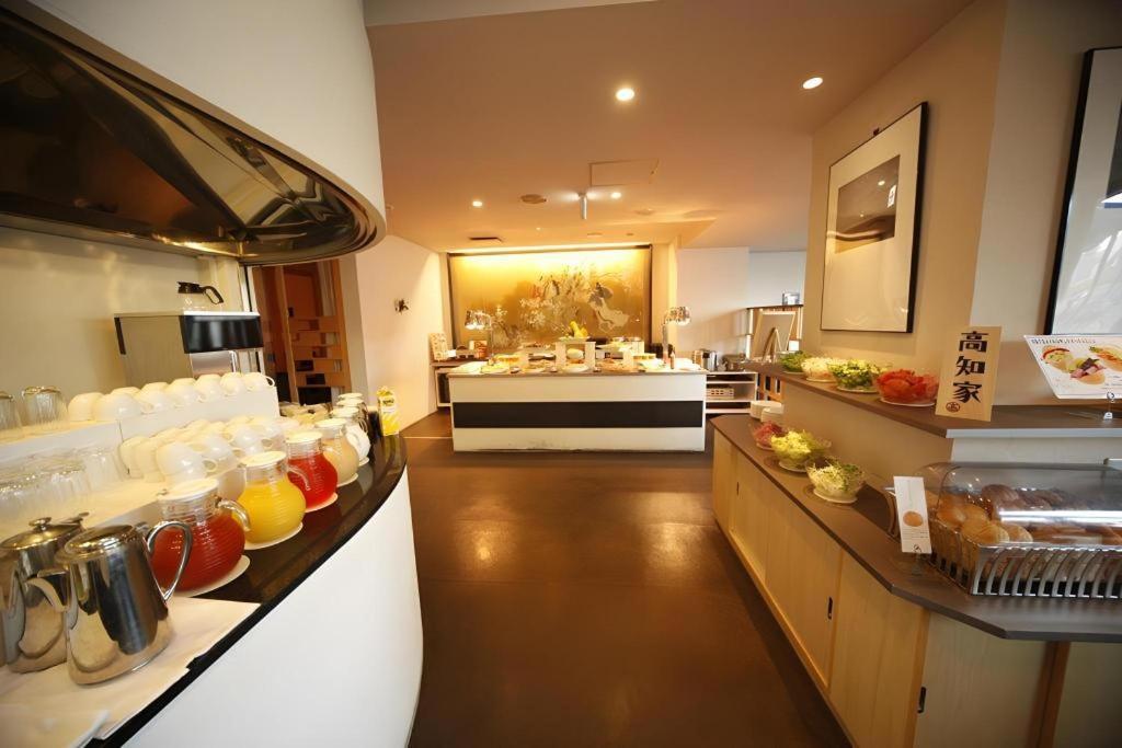 โรงแรมโอเรียนท์ โคจิ ภายนอก รูปภาพ